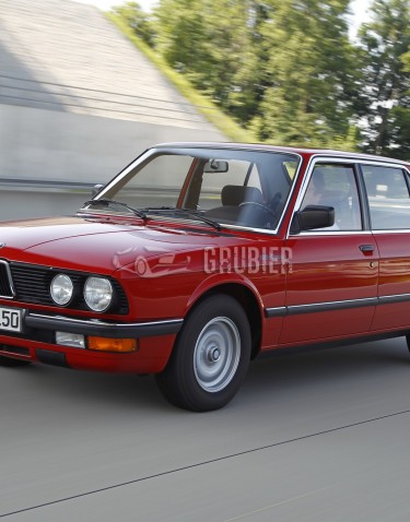 - FRONT FENDERS - BMW 5-Serie E28 - "GT Sport / Lightweight Edition"