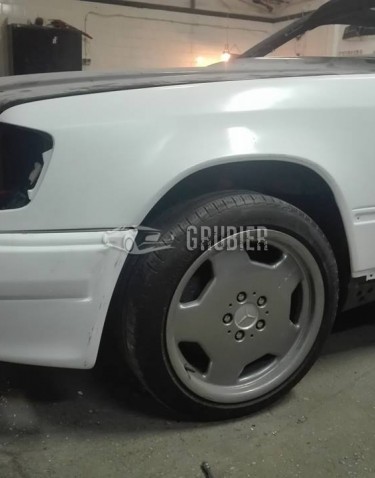 - FRONT FENDERS - Mercedes E (W124) - "GRP Edition / Light Weight"